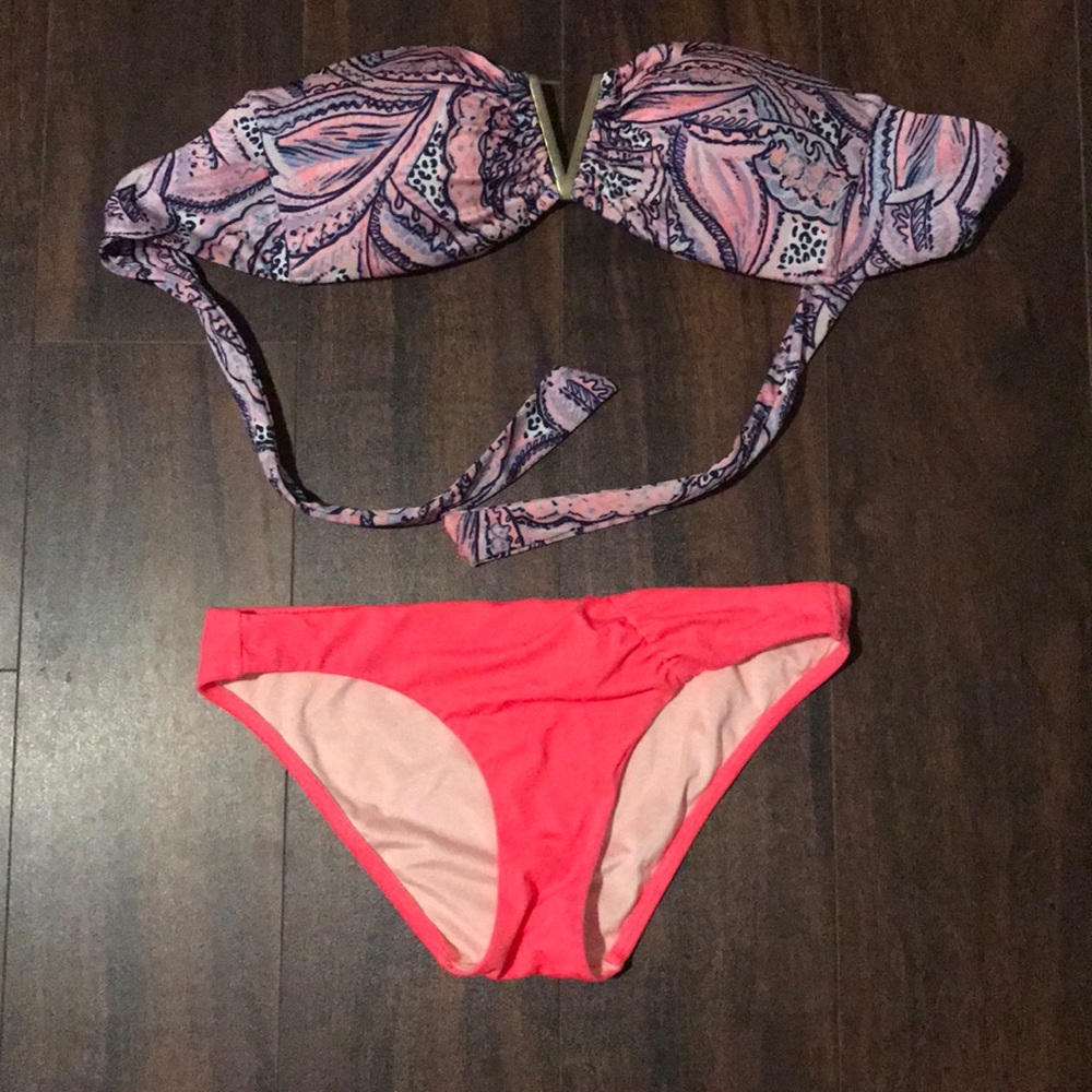 Beautiful VS bandeau top. Size M. bottom Size S.